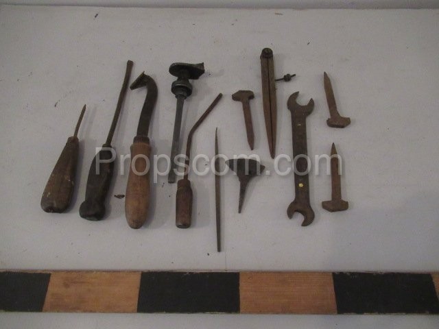 Shoemaking tools