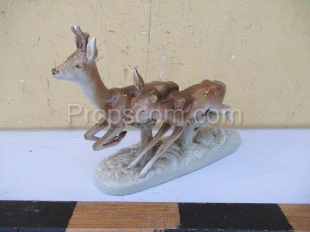 Statuette of a roe deer with a doe