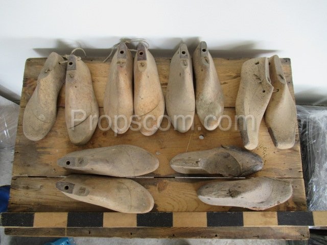 Shoemaker's wooden hooves