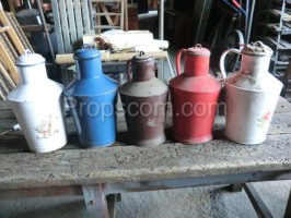 Watering cans with lid