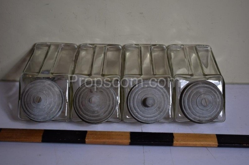 Merchant trays