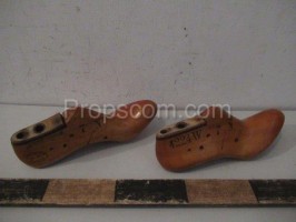 Shoemaker's wooden hooves