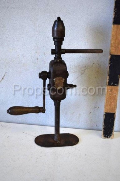 Hand drill