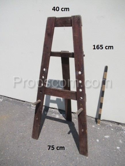 Easel