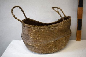 Basket knitted with handles