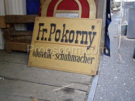 Advertising signs: Shoemaker