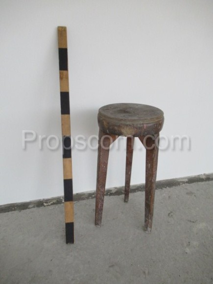 Wooden round chair