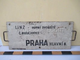 Hinweisschild: Linz - Prager Hauptbahnhof