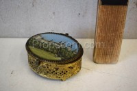 Decorated jewelry box