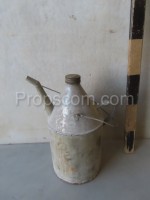Oil can