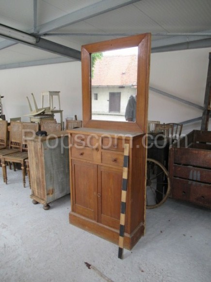 Cabinet with mirror