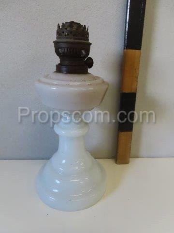 Petrolejová lampa porcelán 