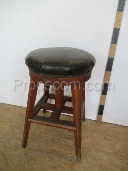 Round chair