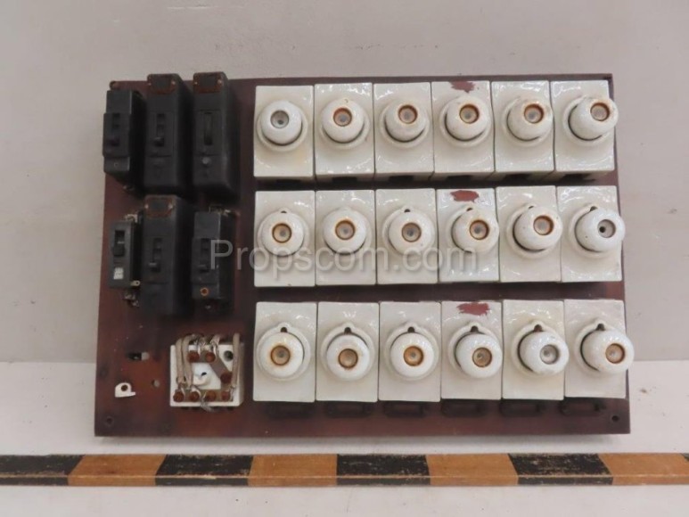 Fuse panel