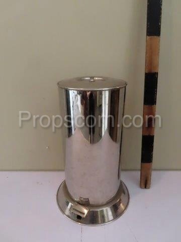 Stainless steel container with drain