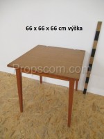 Stůl dřevěný hnědý