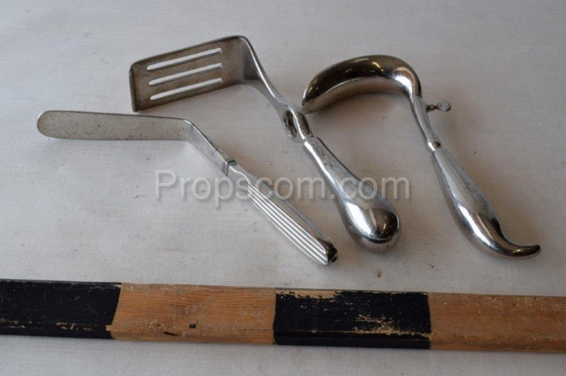 Surgical instruments