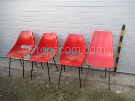Židle červené plast kov