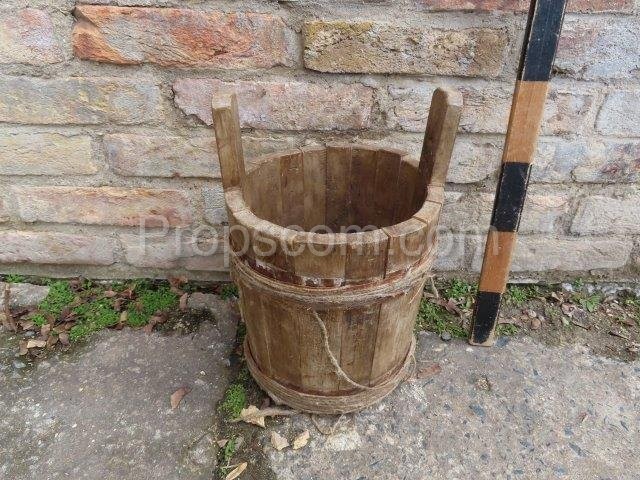 Wooden bucket