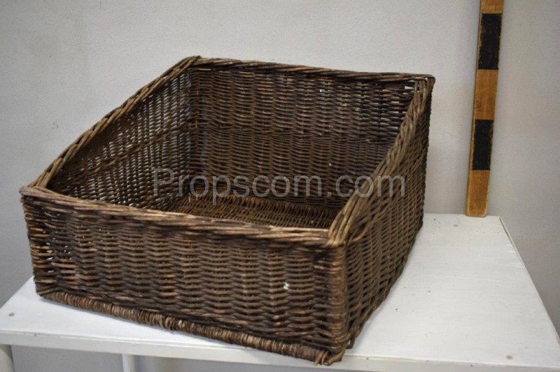 Shelving basket