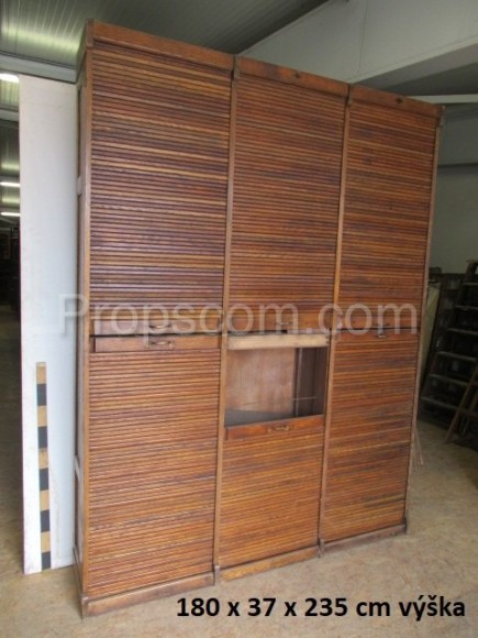 Large cabinet with roller shutter (registration)