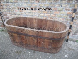 Water tub with forged hoops