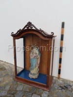 Schaufenster mit Madonna