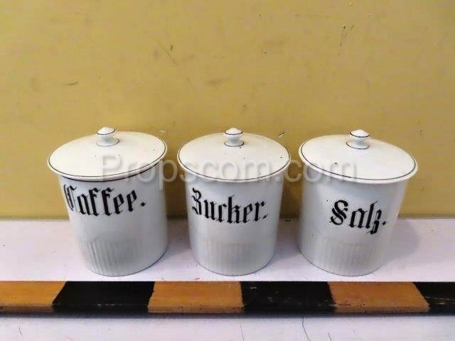 Bulk food containers