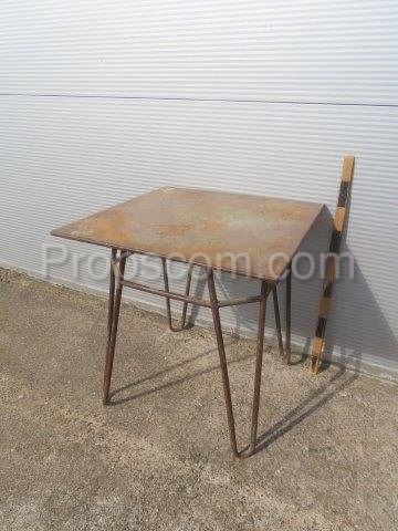 Metal table 