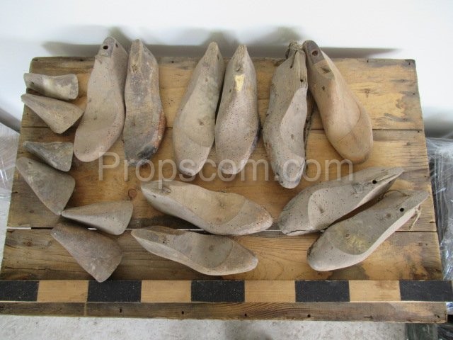 Shoemaker's wooden hooves