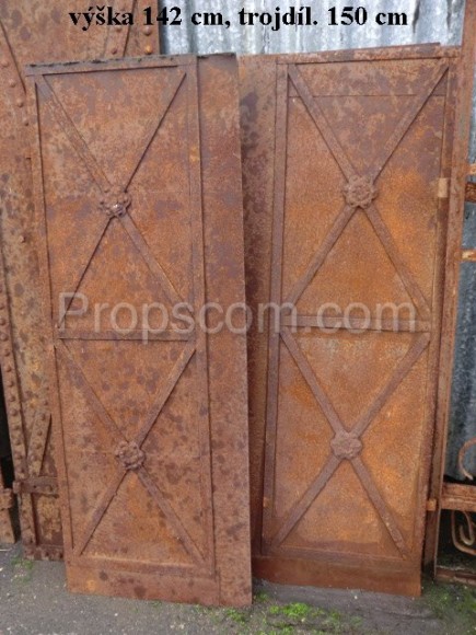 Forged solid three-part door