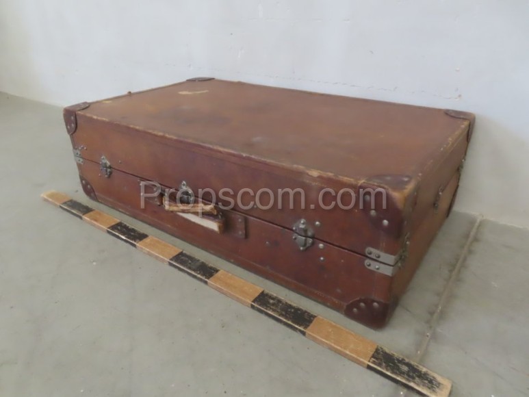Travel suitcase 