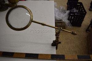 Magnifier with handle