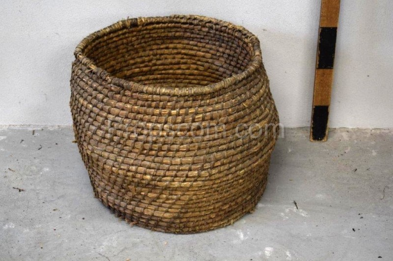 Wicker tray