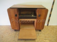 Music cabinet with turntable