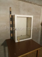 White hanging glass cabinet