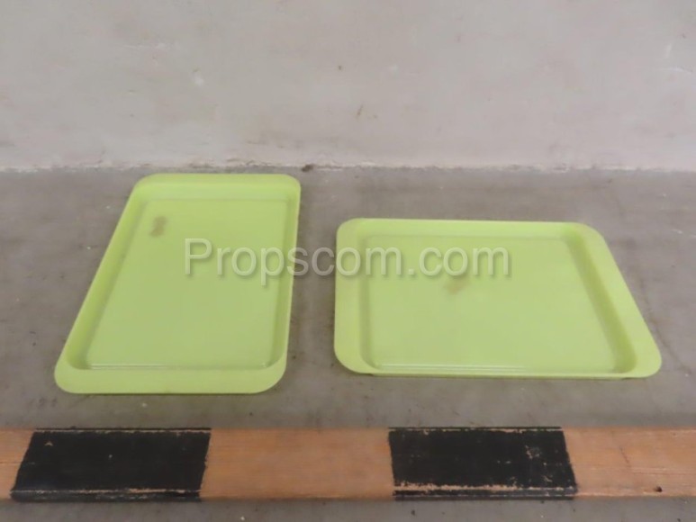 Surgical instrument trays 