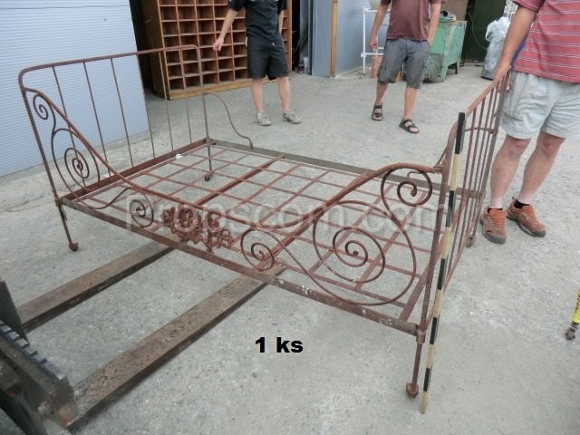 Wrought iron bed