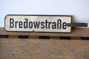 Hinweisschilder: Bredowstraße