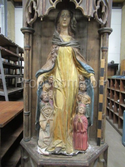 Statue of a holy woman