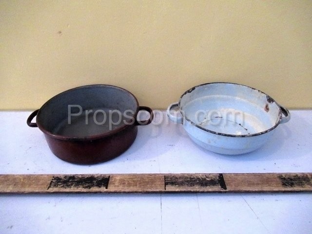 Enamel pots