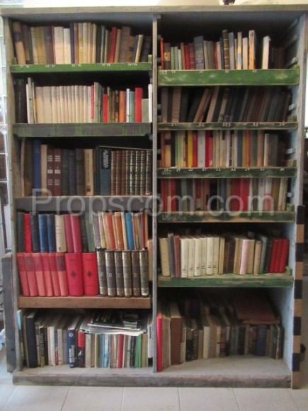 Bücherregal