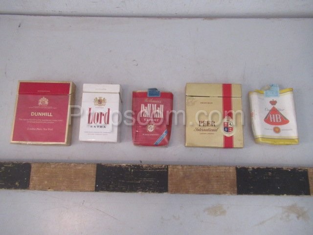 Cigarette boxes mix