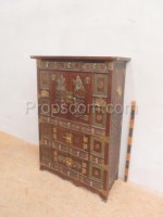 Chest of drawers decorated with oriental motifs