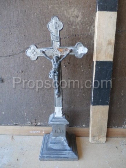 Table cross