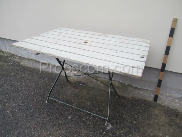 zahradní stůl skládací bílý