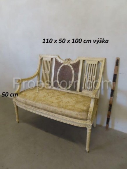 Gepolstertes Sofa