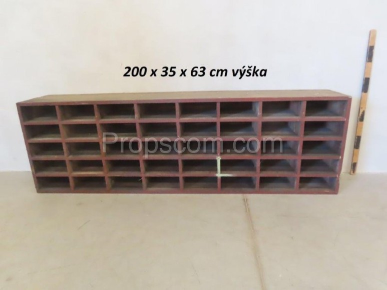 Low storage rack