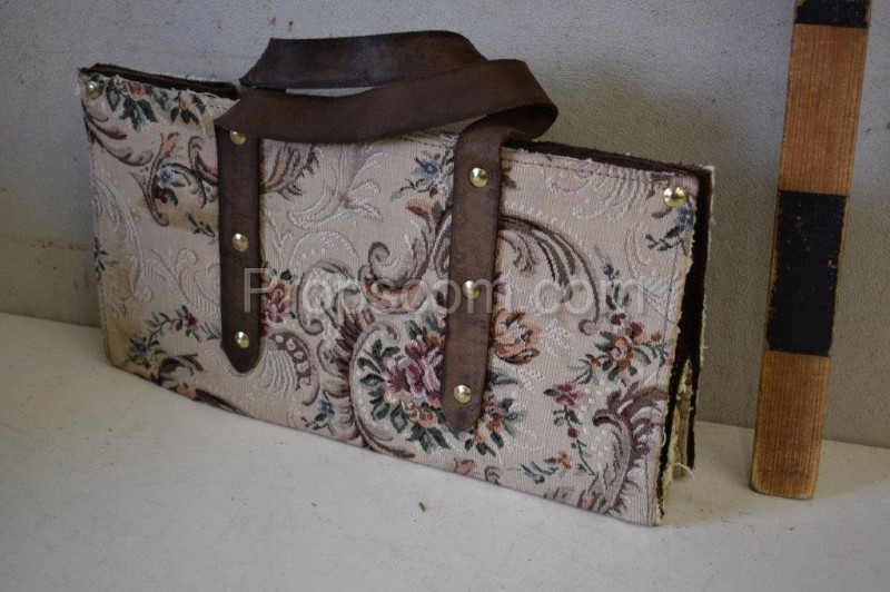 Tasche mit Ornamenten