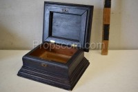 Wooden jewelry box